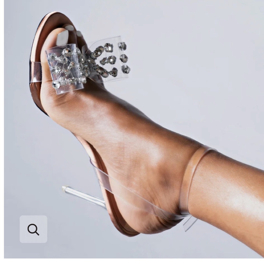 Aminah Tuxedo Sandal